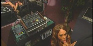 Ebony bombshell craves for a quick shag (Lacey Duvalle)