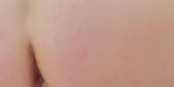 BBW FUCKS DILDO 