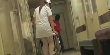 Man sharked pantyhose girl skirt and ran away quickly