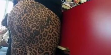Big ass chubby woman in leggings