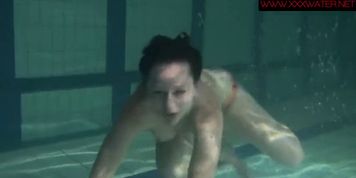 Underwatershow With Tiny Siskina Big Tits