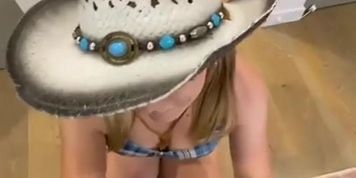 Country Girl Girl Bella Lynn Fucks Before Going Out (Jude Indica)