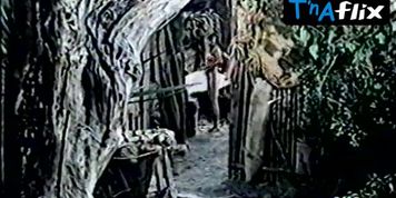 Zeudi Araya Butt Scene  in Mr. Robinson