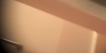 Spy cams shoots nude details of fem in changing room