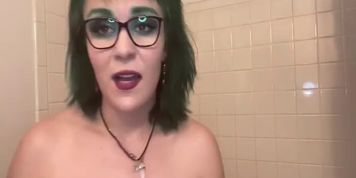 Don&rsquo;t You Want This Fat Ass Bouncing On Your Cock? 