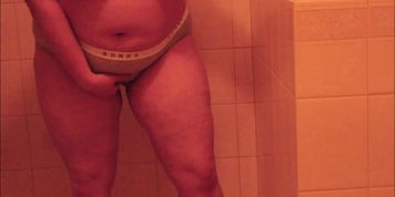 Desperation Piss in Shower After Holding
