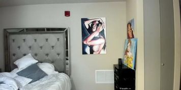 Blonde on chat