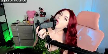 Brandy Renee earlicking (Brandy Starz)