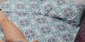 MY BEST FRIEND GIVES MY DILDO A GOOD BLOWJOB (Tania Amazon)