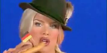 Victoria Silvstedt licks sausage