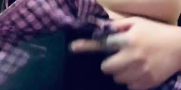 Colegiala caliente con consolador 