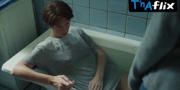 Maryana Spivak Breasts Scene  in Chyornoye Oblako