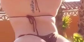 Nola Carolina twerk (Shakira May)