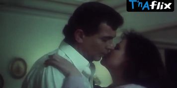 Elham Shahin Sexy Scene  in Lahm Rekhis