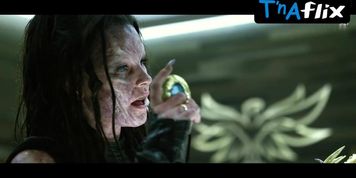 Elizabeth Banks Sexy Scene  in Power Rangers
