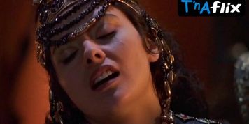 Vaitiare Bandera Butt,  Breasts Scene  in Stargate Sg-1
