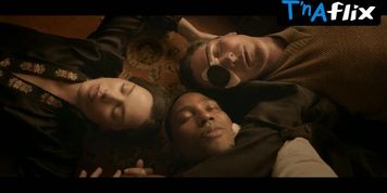 Margot Robbie Sexy Scene  in Amsterdam