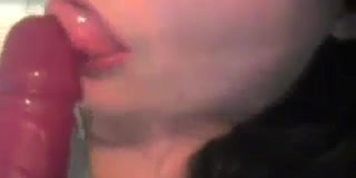 Cam Cutie Sucks On Her Toy