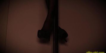 Adult girl with small boobs from Cyprus - https://elita-girl.com