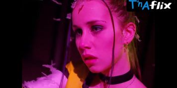 Julie Andersen Lesbian,  Breasts Scene  in Laekre Til Vi Dor
