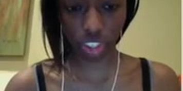 Ebony showing off on cam