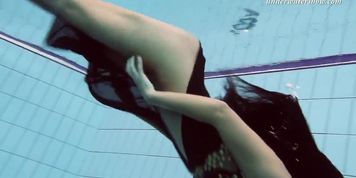 Zhanetta super sexy underwater slut