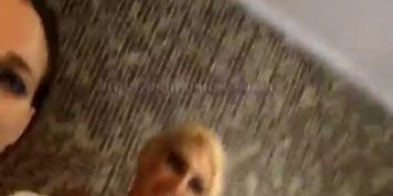 Vicky Xipolitakis y Analissa Santi desnudas en la ba&ntilde;era SIN CENSURA (Victoria Xipolitakis)