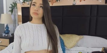 Brunette Masturbates And Screams