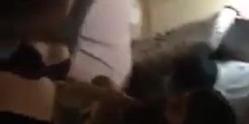 Estudiantes hacen orgia
