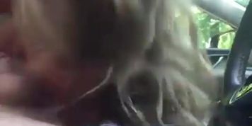 Chick gives dirty car bj