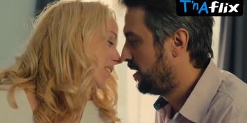 Petra Hrebickova Sexy Scene  in Far Too Personal