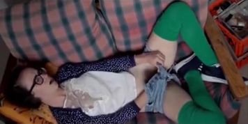 girl plays with pussy (Play Girl)