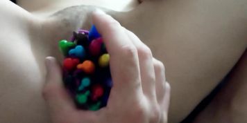 How many sharpies fit? 