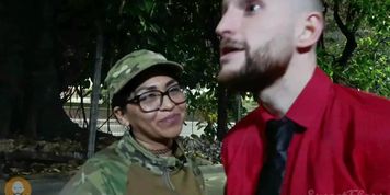 La gendarme SWEETFLORR, realiza control vehicular y terminada DOMINADA y SOMETIDA. PARTE 1 (Lucy Li)