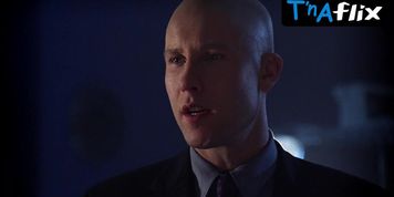 Missy Peregrym Sexy Scene  in Smallville (Melissa Peregrym)