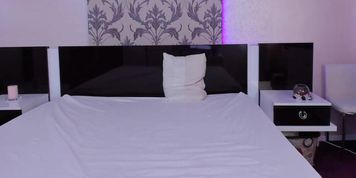 Come Play With Me On My Bed....
