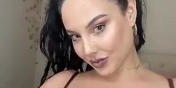 ci^thy@ lar0s3 boobs