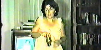 Piss: Nancy drinking her own pee