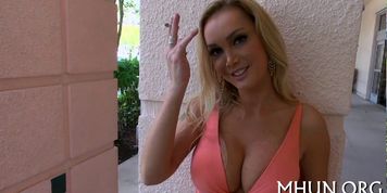 Juicy MILF adores getting fucked - video 18