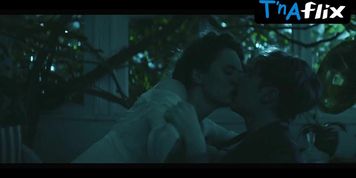 Emily Cox Sexy Scene  in Alma AND Oskar