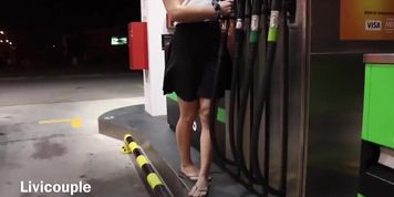 Exhibici&oacute;n P&uacute;blica En Gasolinera Real