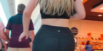 Blonde Pawg candid