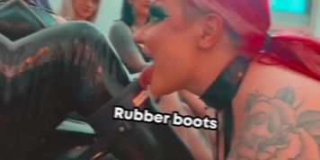 **Today at my VIP: Foot worship** Lucky foot-loving slut @n.. by misseviliafree from OnlyFans | Coomer