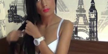 Hot web cam Girlfriend Smokes and teases