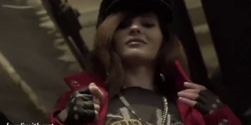 Pantyhose Rock Star flashing (Jeny Smith)