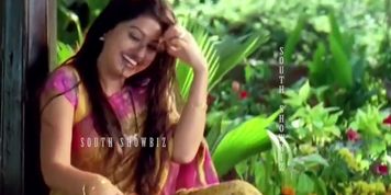 Sneha Yummy Wet Armpit in Sexy Saree