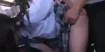 Schoolgirl screw on the bus