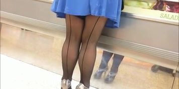 Captured seamed pantyhose