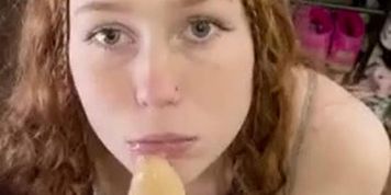 Nikanikaa Sucking Dildo