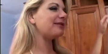 Vicky is a Slutty Cheerleader (Vicky Vette)